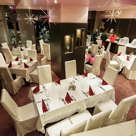 Belmont & ホテル 4*