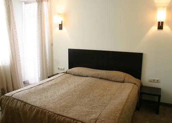 Belmont & ホテル 4*