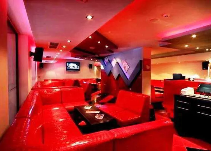 ホテル Belmont & パンポロボ